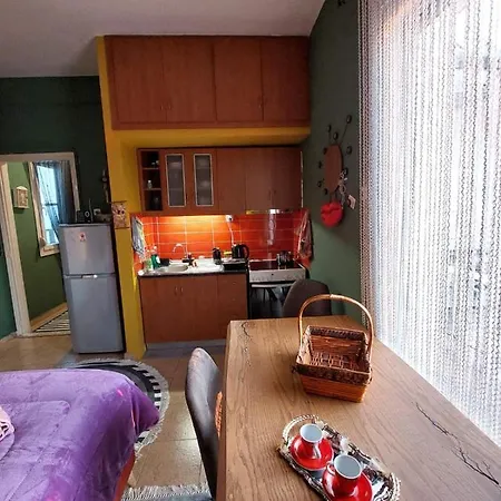 φιλοξενία1 *